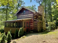 Quaint, Romantic Mountain Antique Log Cabin Near Asheville! - Chalets