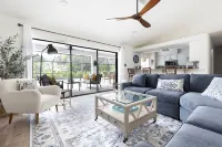 The Marquee of Naples-3Bd-2BA W Heated Saltwater Pool +1 773-443-7832 - Private Pools