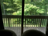 Ski right to your newly remodled great condo, enjoy woodburning fireplace & SAVE - Hot Tub