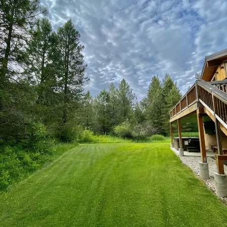 Escape to Scenic Luxury on 12 Private Acres at Natapoc Lodge