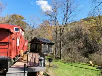 Romantic Get-a-Way!! 1954 Rail Road Caboose!! Relaxing Hot Tub! -  Privatzimmer