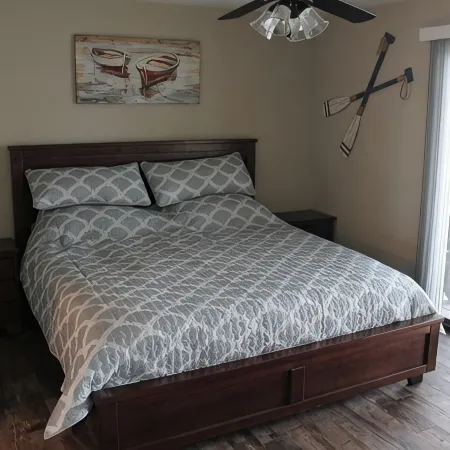 Freshly Remodeled Condo with amazing Grand Glaze View!