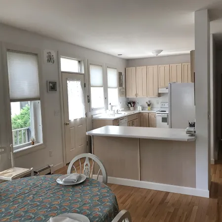 Two Bedroom on First Floor at the End of a Quiet Cul-De-Sac in Downtown