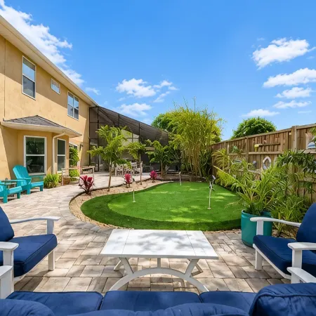 7Bd 6BA, Pool&Spa, Walk to Beach, PutPut, Dream Backyard, 10 Min. to Downtown!