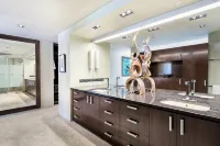 Fireplace Suite - Ocean Views & Beach Access - 5-Star