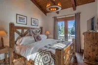 Charming 3-bedroom log cabin with Hot Tub and fitness room in delightful Big Sky - Kitchens