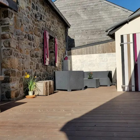 Charming renovated 3-room detached "Penty" with terrace, small garden and parking space