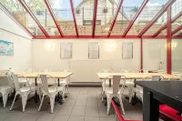 Auberge de Jeunesse de Tournai - Youth Hostel - breakfast