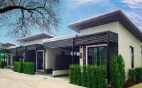 Phumipat Resort Thungsong - parking