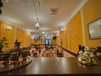 Family Hotel at Renaissance Square - Flughafentransfer