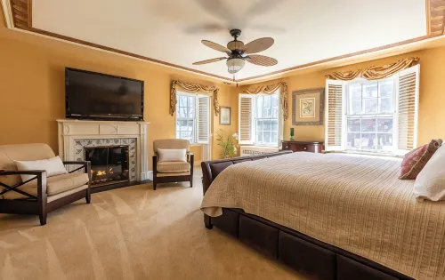 Luxury Mansion Retreat near Lake George and Saratoga - Balkon