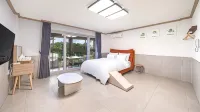 Namhae Dangdangi Dog Pension Blue - balcony