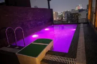 Aquila Grand Suites - Noida Sector 136 - جاكوزي