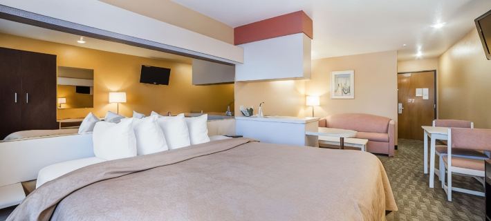 Quality Inn & Suites Elko Hotels in Elko