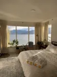 Private Lakefront Beach House off Naramata Bench - 4つ星