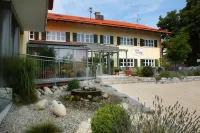 Wirth z ´ Moosham Hotels in Dorfen
