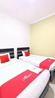 Alice's Homestay near Unej, Stasiun and Alun-Alun Syariah Hotel dekat LASHOP BERKAH