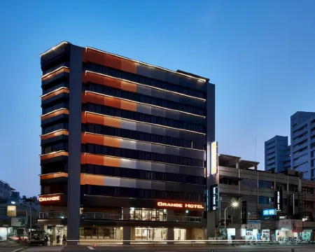 Orange Hotel Wenhua 嘉義のホテル
