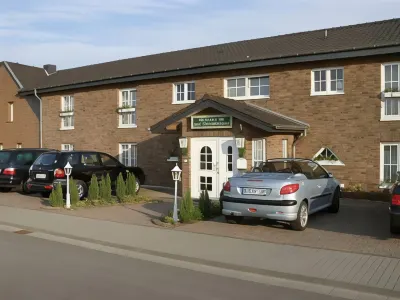 Hotel Zur Wasserburg Hotels in Kerpen
