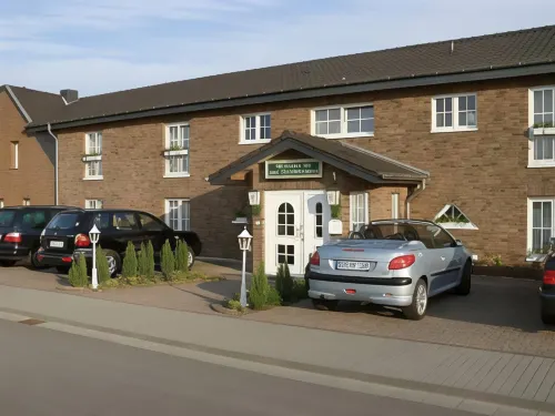 Hotel Zur Wasserburg Hotels in Kerpen