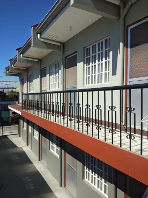 Hive Manila Guesthouse -Netflix,400Mbps WI-FI Hotels in Bacoor