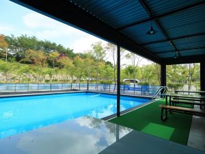 Yeongwol Cube Zone Camping Pension