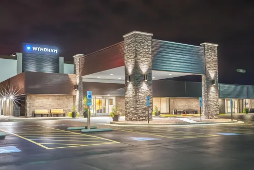 Wyndham Chicago O'Hare Hotels in Des Plaines