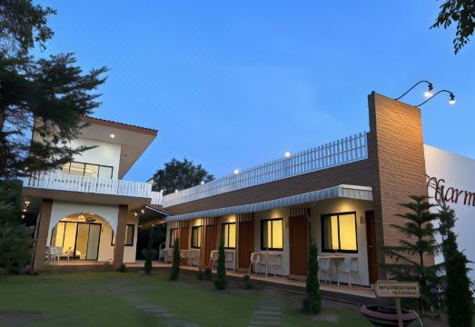 Charming Home Resort - Housity