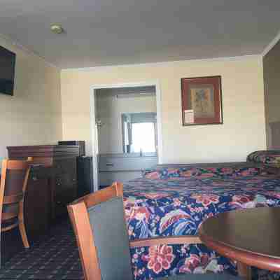 Travelodge by Wyndham Orangeburg Rooms