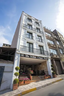 白色東方飯店 聖神聖殿主教座堂附近的飯店