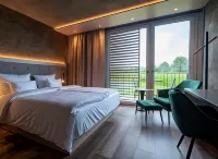 Meiser Design Hotel Hotels near Cathedral of Saint George