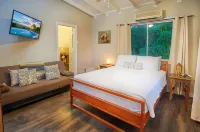 Eagle's Base Villa & Cottage Hotels near L' Anse Fourmi