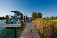 Tranquilla Marina Azzurra Resort Casa galleggiante 2BR 6 posti letto