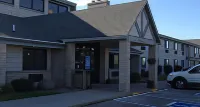 Baymont by Wyndham Marshalltown Hotels near Marshalltown Community College