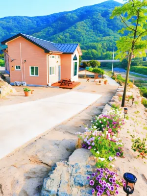 Mungyeong Nadeulgil Pension Hotels near Ssangyong Valley