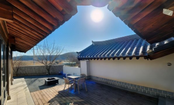 1. 호텔어라이브 태..