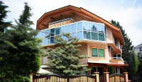 Hotel Aristocrat & Fish Restaurant Hoteles en Municipio de Karpoš