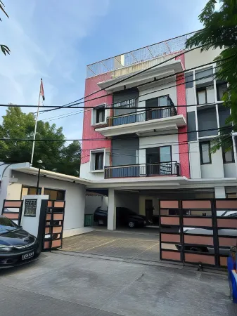 Cozynest Tenggilis Отели рядом с достопримечательностью «University of 17 Agustus 1945 Surabaya»