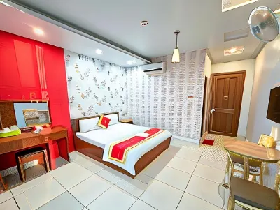 Amura Hotel Quận 7 Các khách sạn gần Thánh thất Tân Kim