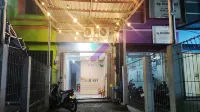 New Jasmine Guest House by Yurooms Hotel dekat WATER PARK KANIGORO