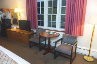 Chalet Motel Mequon Hotels in Cedarburg