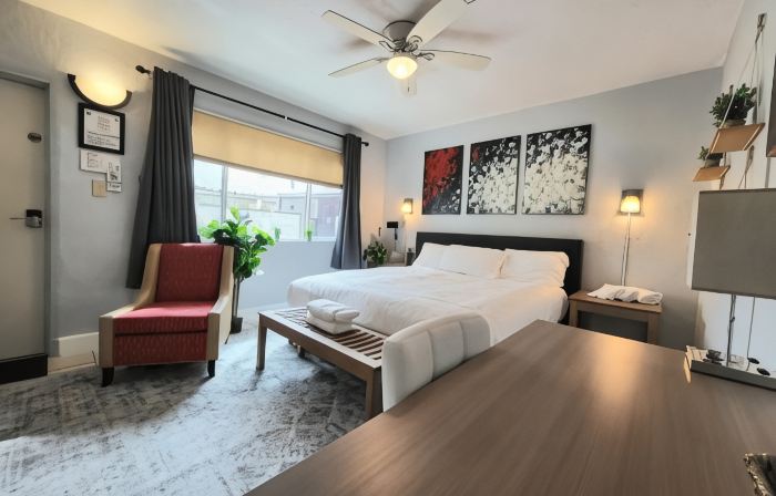 Barefoot Mailman Inn & Suites, Lantana, West Palm Beach, South Florida