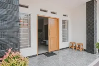 RedDoorz Syariah Near Pahoman Stadium Lampung Các khách sạn ở Pahoman