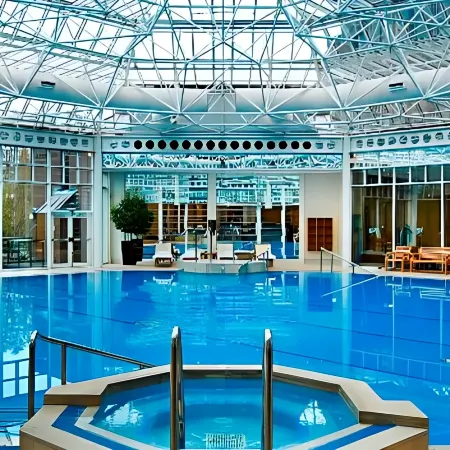 Hilton Birmingham Metropole Отели рядом с достопримечательностью «Смолл Хит Парк»