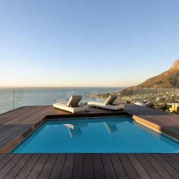 Sea Star Rocks Boutique Hotel Hotels near Bakoven
