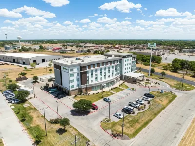 Holiday Inn & Suites Waco Northwest Hotels in Bellmead