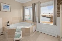 The Beacon Waterfront Inn Hotels in Hull