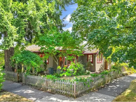 Enchanting Cottage in Woodstock Отели рядом с достопримечательностью «Mount Tabor Park»