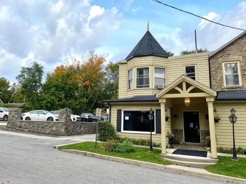 Inn at the Falls Hotels in Bracebridge