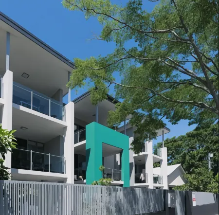 Cirque Apartments Отели рядом с достопримечательностью «Парк Нью Фарм»